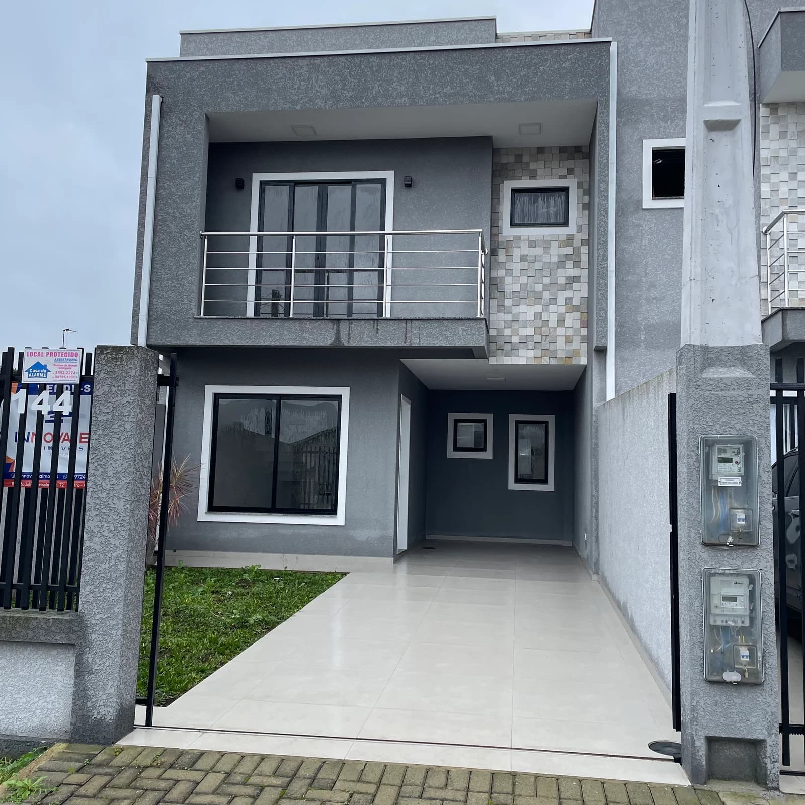 Sobrado 3 dorms com suíte e garden no bairro Estação, Araucária