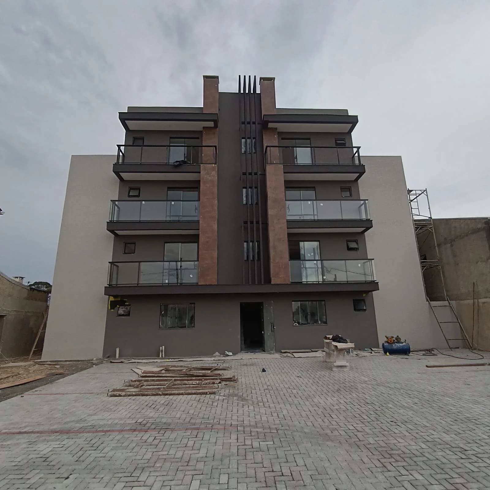 Apartamento 2 dorms com churrasqueira no Iguaçu, Araucária
