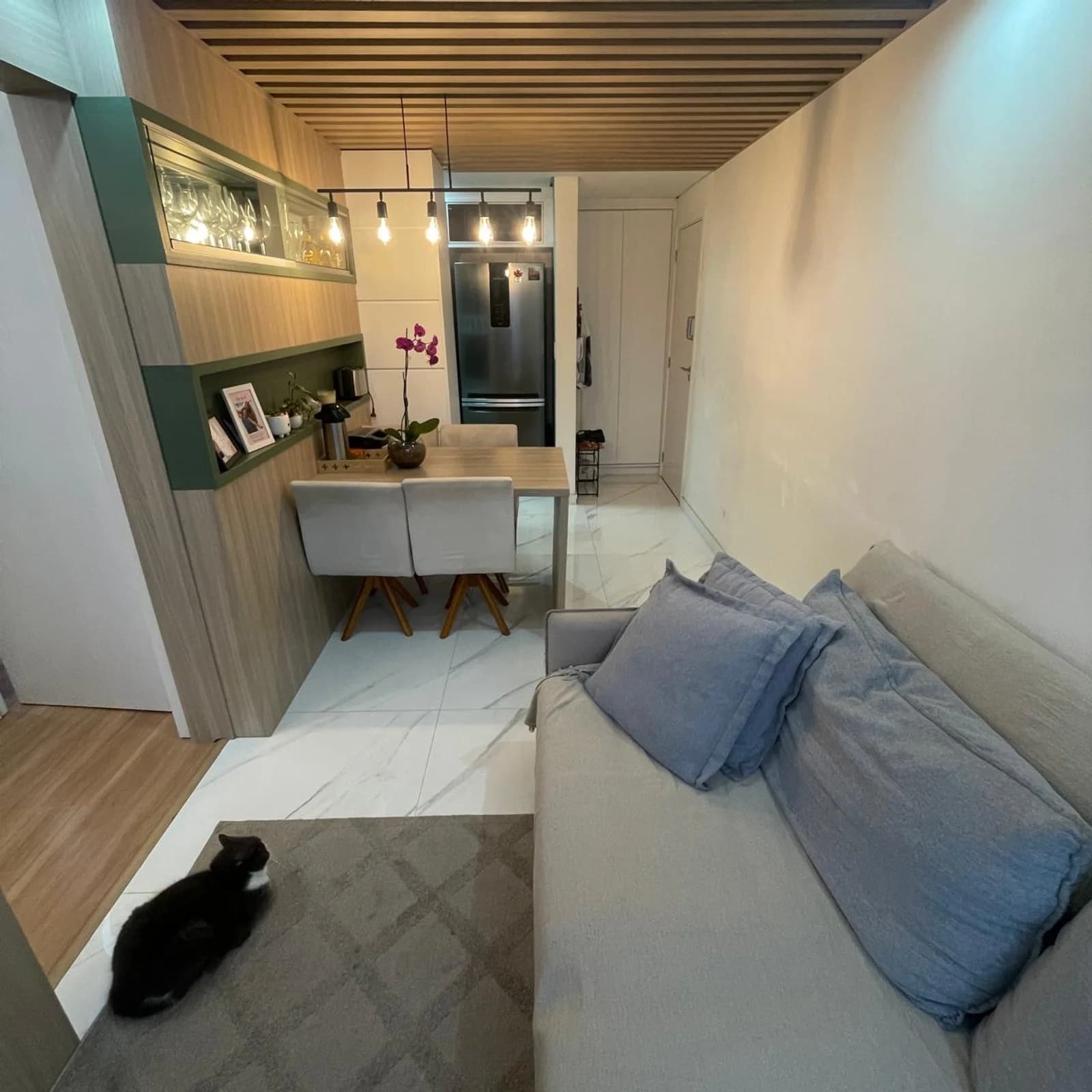 Apartamento 2 dorms mobiliado ao lado do Parque Cachoeira