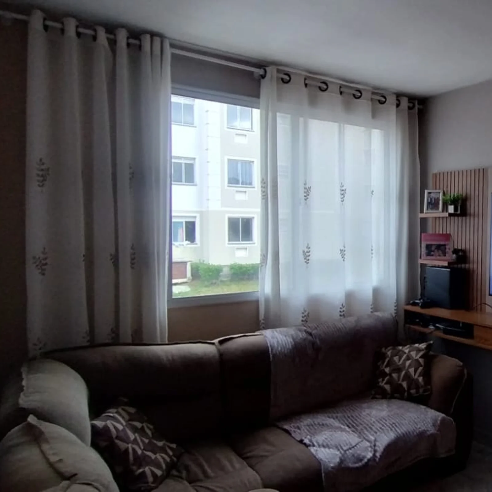 Apartamento 2 dorms com cozinha planejada no Costeira, Araucária