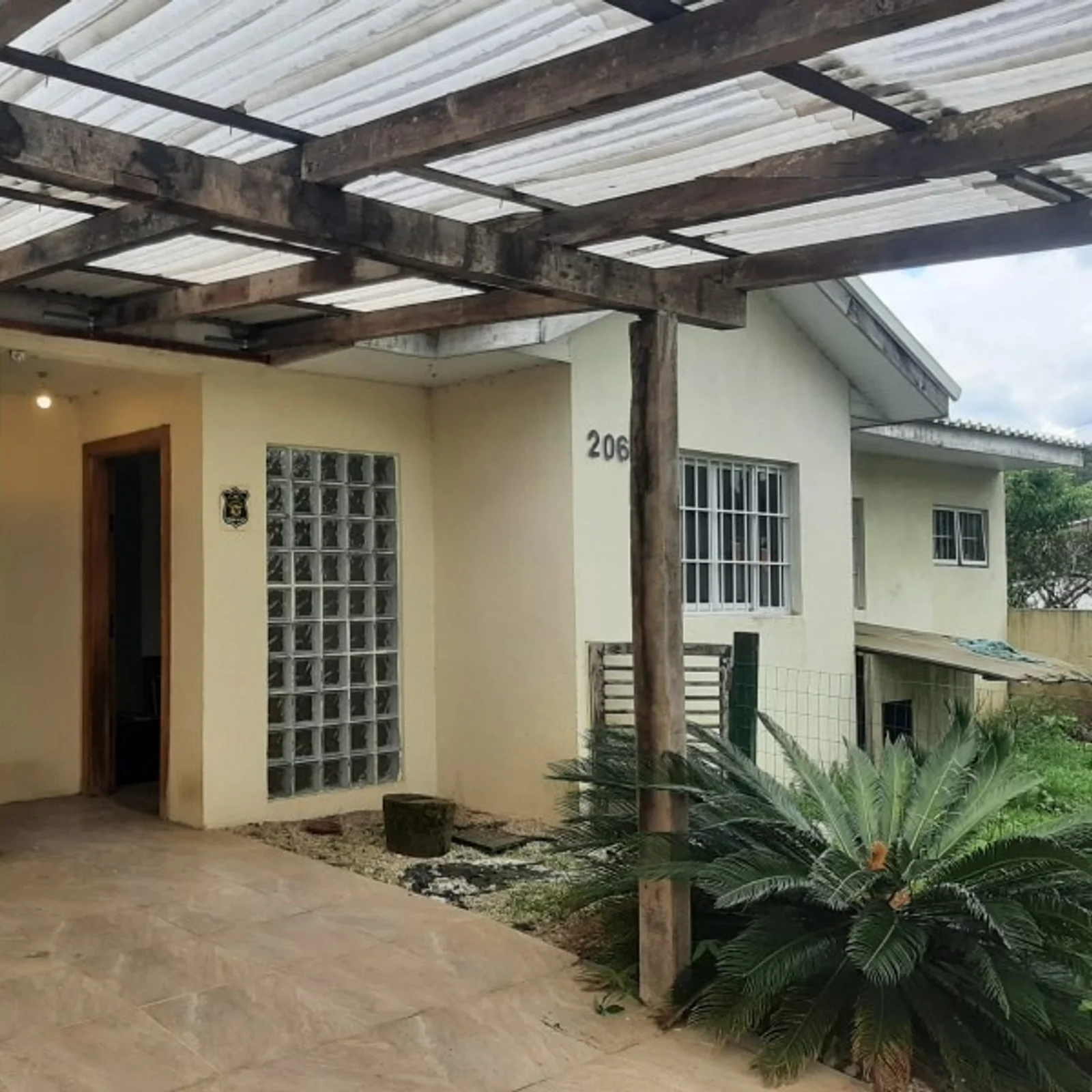 Casa com 4 dorms