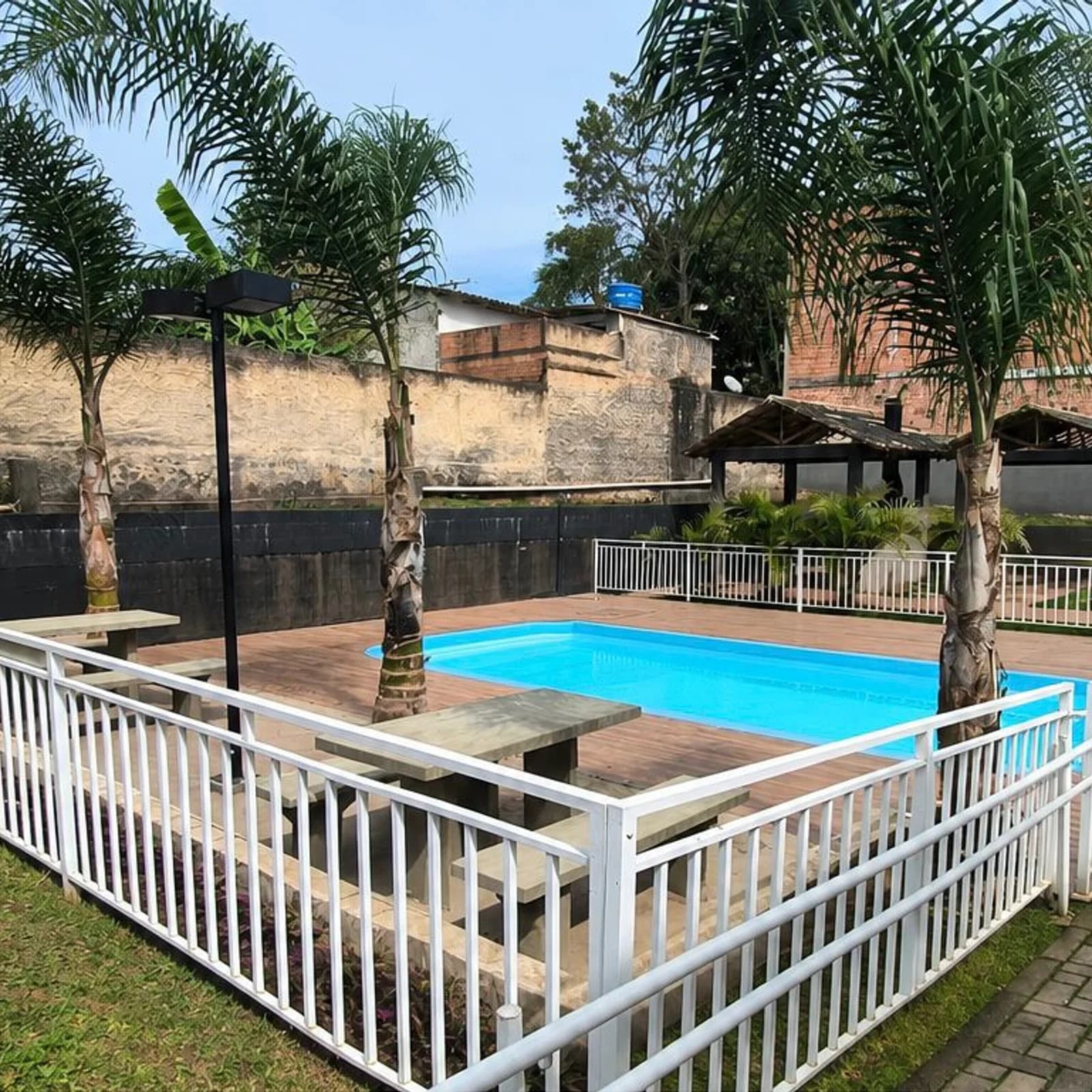 Apartamento garden 2 quartos com quintal no Campina da Barra, Araucária