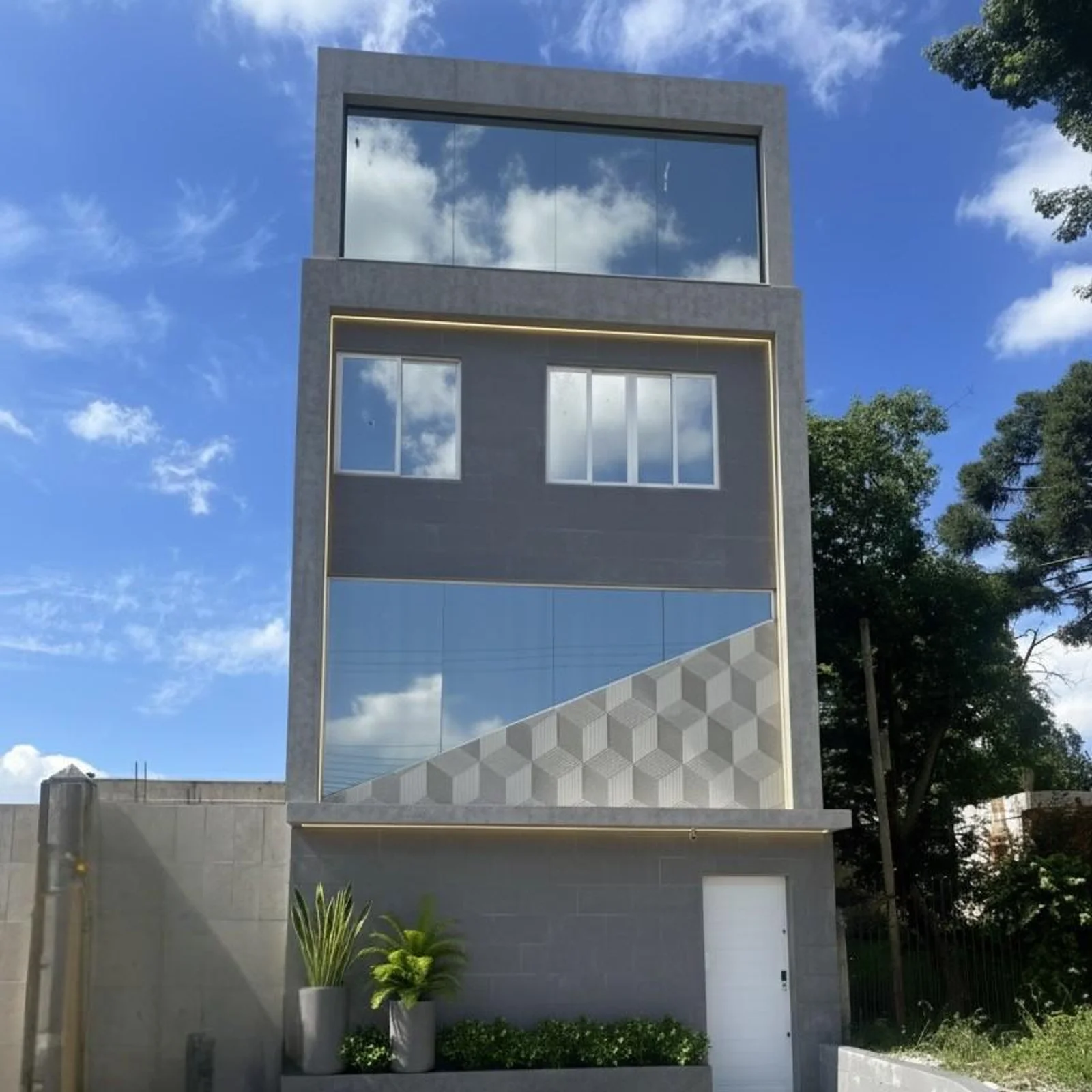 Sala comercial mobiliada de 80 m² no Capão Raso, Curitiba
