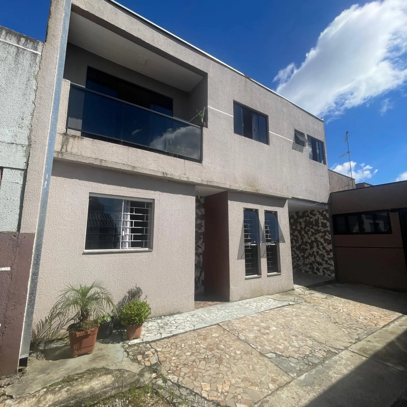 Sobrado com 2 casas independentes e churrasqueira, Centro, Araucária